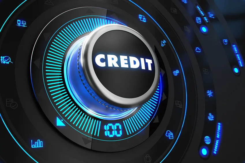 Credit Controller on Black Control Console. Bouton de commande lumineux marqué « Credit » sur un tableau de bord sombre